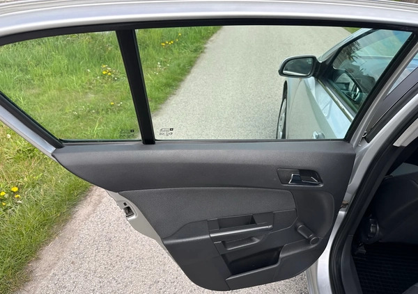 Opel Astra cena 11900 przebieg: 165000, rok produkcji 2005 z Sochaczew małe 436